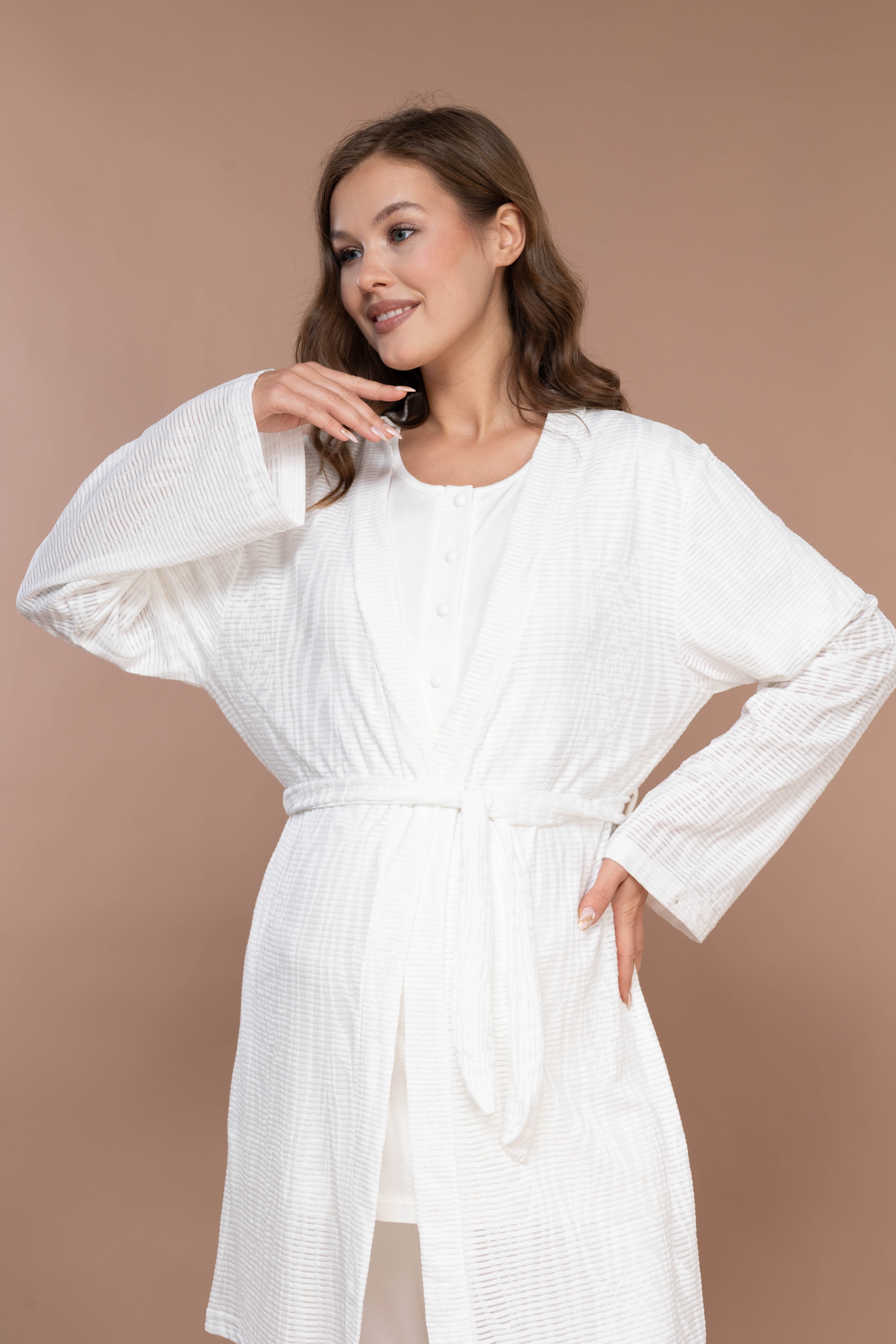Ekru Desenli Jakarlı Sabahlıklı Önden Düğmeli Lohusa Pijama Takımı
