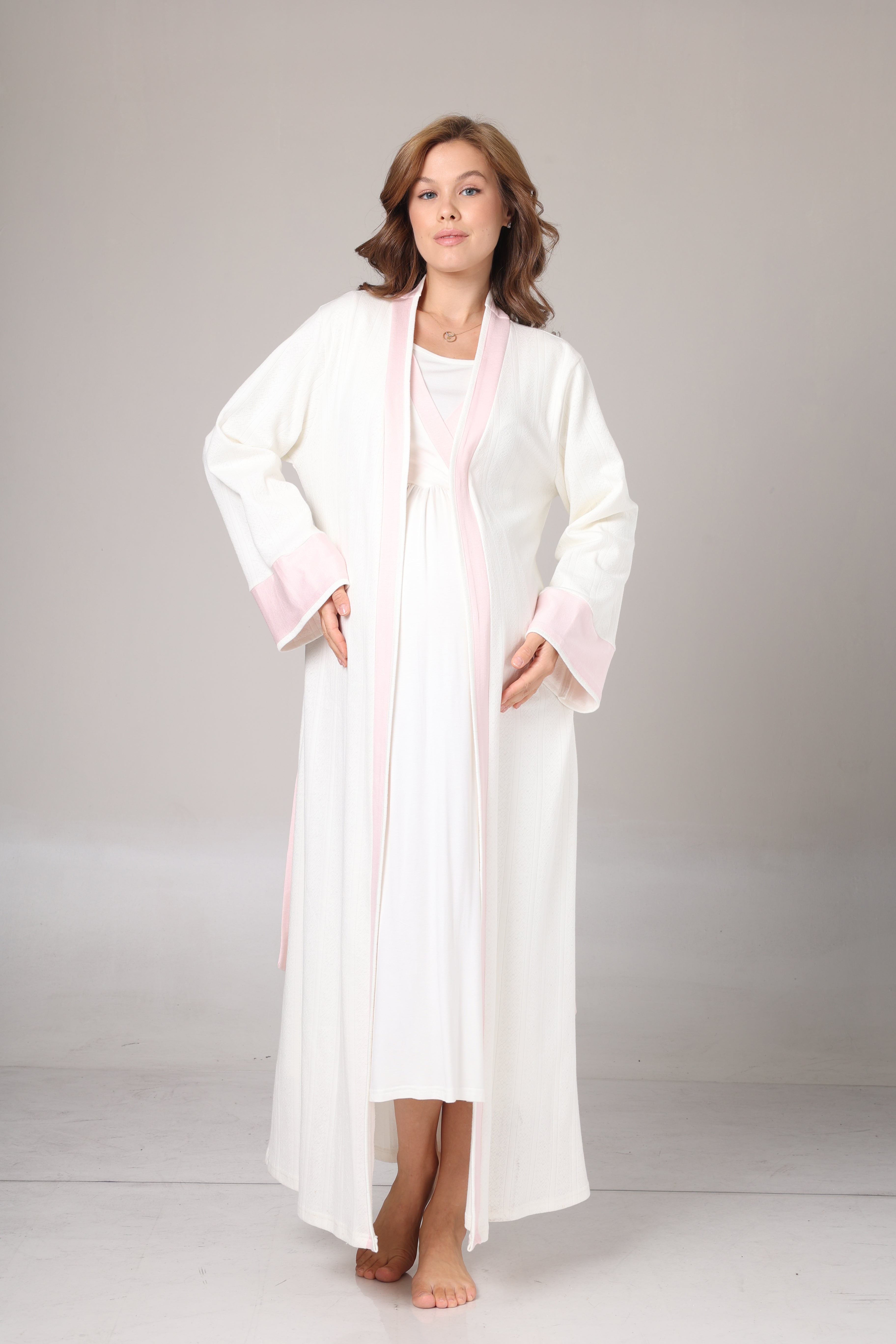 Kışlık Kendinden Desenli Pembe Şerit Detaylı Sabahlıklı Lohusa Gecelik Takımı -1016