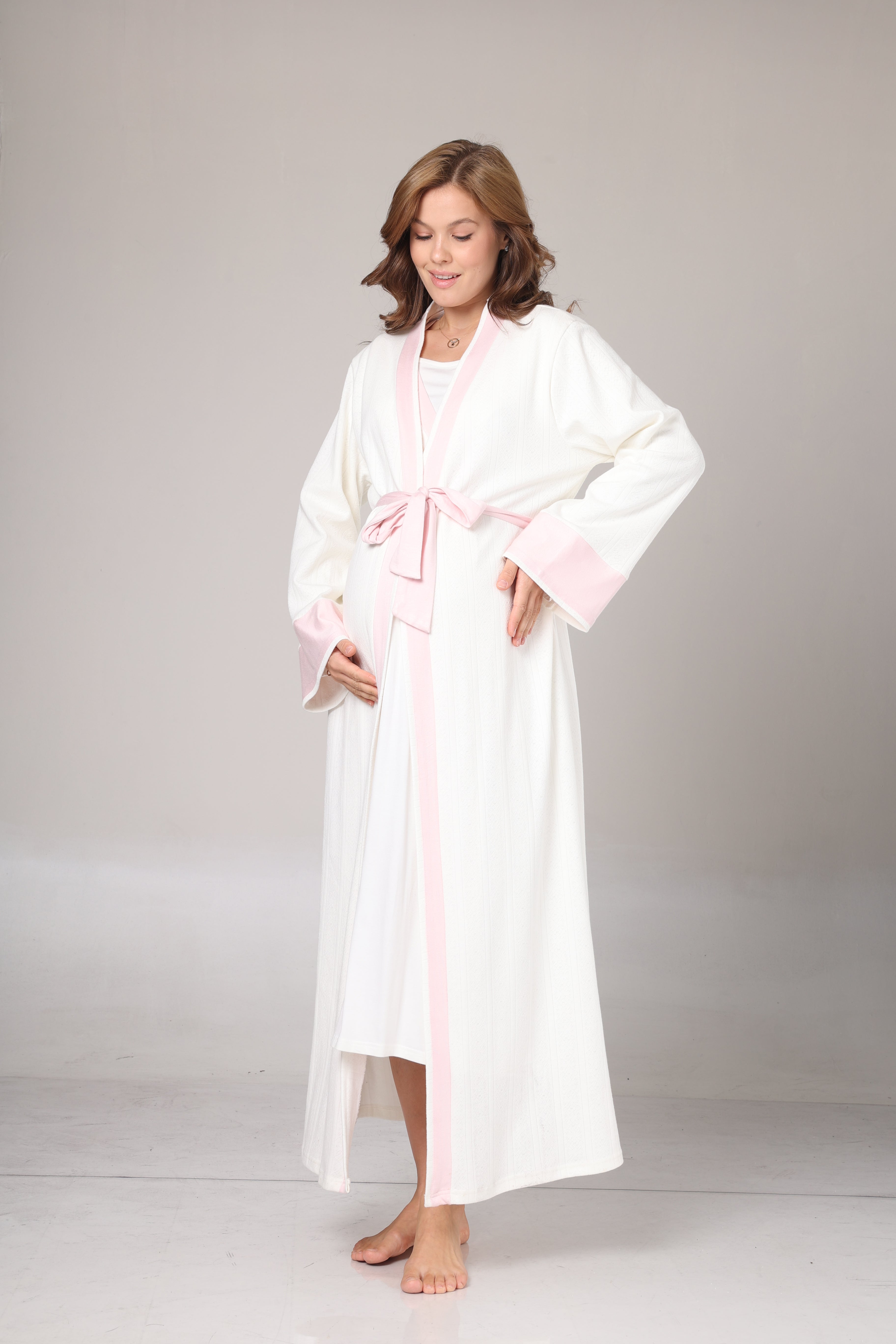 Kışlık Kendinden Desenli Pembe Şerit Detaylı Sabahlıklı Lohusa Gecelik Takımı -1016